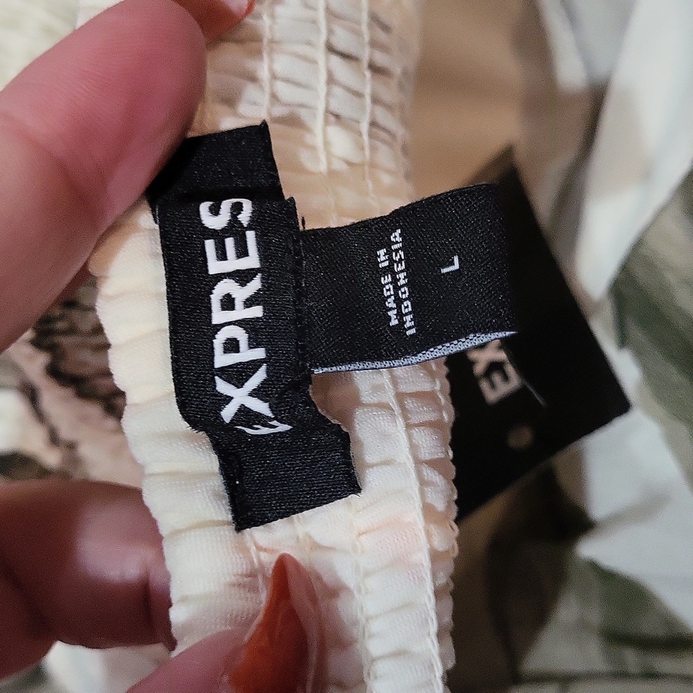 Express Ruffle Mini Dress - Picture 8 of 12